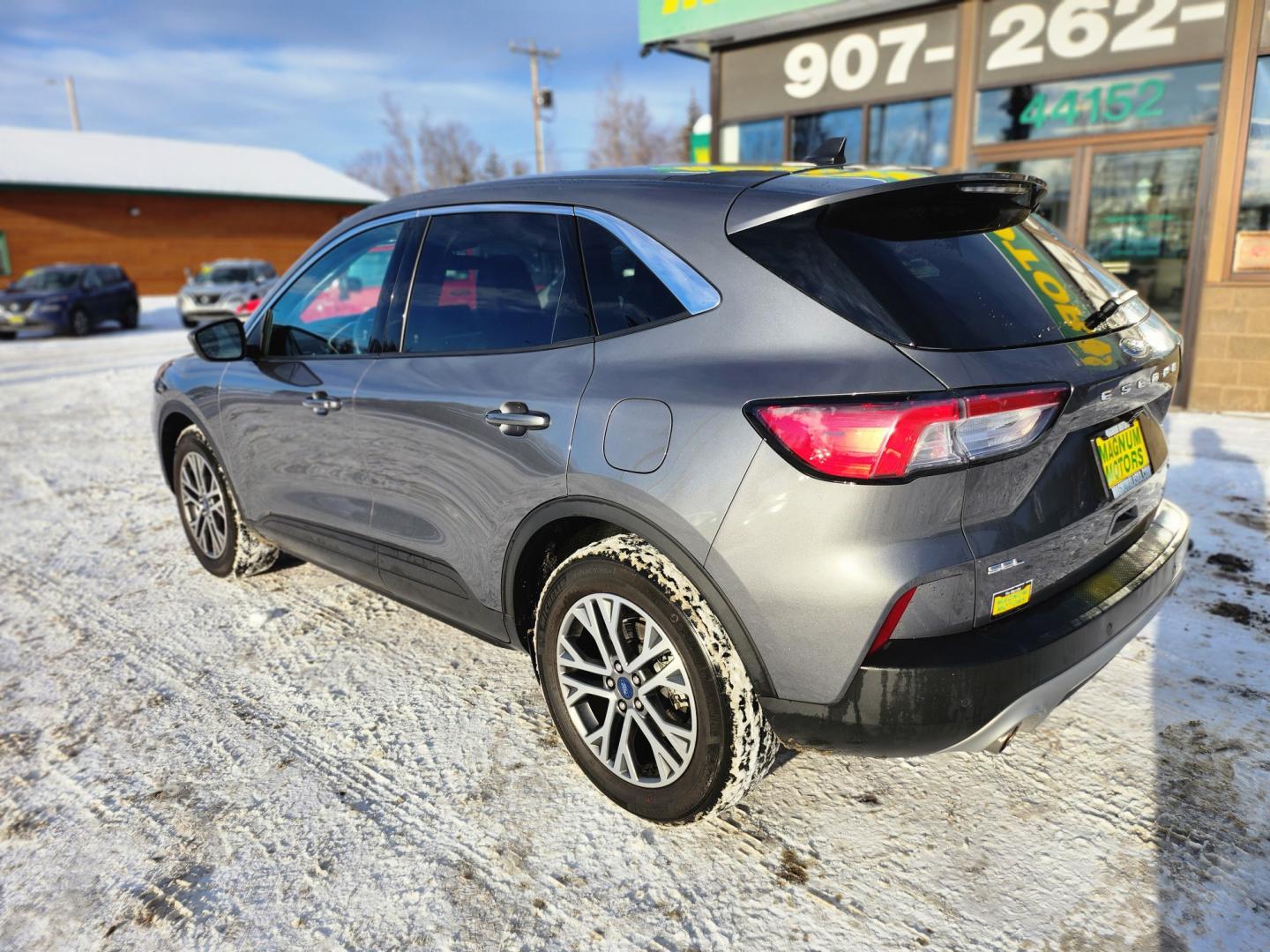 2022 GRAY /BLACK FORD ESCAPE SEL (1FMCU9H64NU) with an 1.5L engine, Automatic transmission, located at 1960 Industrial Drive, Wasilla, 99654, (907) 274-2277, 61.573475, -149.400146 - Photo#3